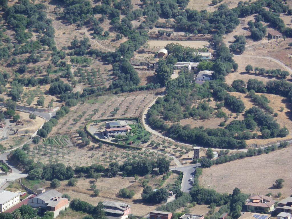 Centro Di Turismo Equestre Shangrila' Fluminimaggiore Exterior foto